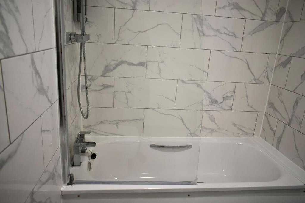 Tottenham Hotspurs Stays At The Gascoigne Suite London Ngoại thất bức ảnh