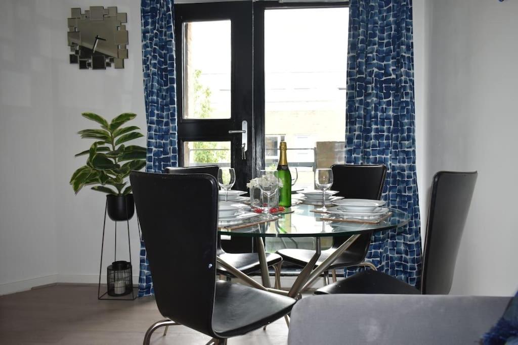 Tottenham Hotspurs Stays At The Gascoigne Suite London Ngoại thất bức ảnh